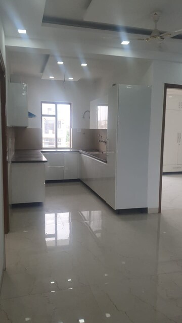 Kitchen in 3 BHK Builder Floor at Sector 40 – for Sale