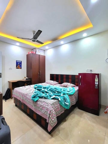 Master Bedroom in 1 RK Builder Floor at Ansal Sushant Lok I, Sector 43 – for Rent
