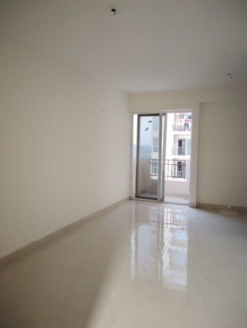 Room in 2 BHK Apartment at Signature Global Proxima Phase 2, Sector 89 – for Rent