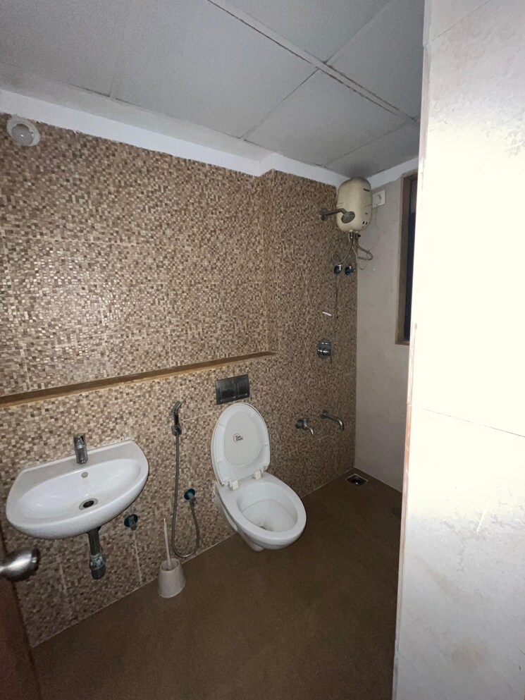 Attached Bathroom, lodha-palava-downtown-dombivli-east 2 Bedroom 990 Sq.Ft. Apartment In Dombivli East Thane 7941147