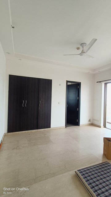 Master Bedroom in 4 BHK Apartment at TGB Meghdutam, Sector 50 – for Rent