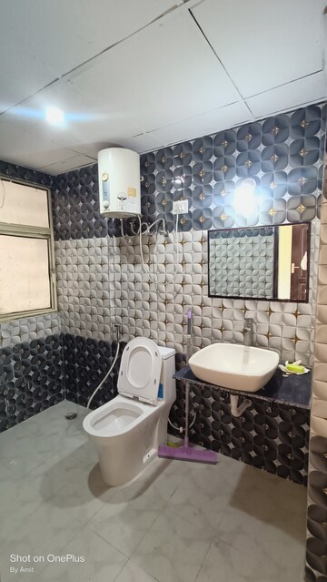 Master Bedroom in 3 BHK Apartment at Amrapali Eden Park, Sector 50 – for Rent