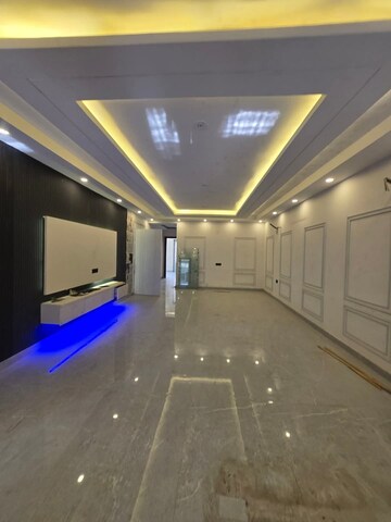 Master Bedroom in 4 BHK Builder Floor at Srishti Greenfield Homes, Green Fields Colony – for Sale