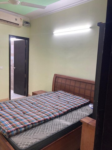 Bedroom in 2 BHK Builder Floor at Vipul World Floors, Sector 48 – for Rent