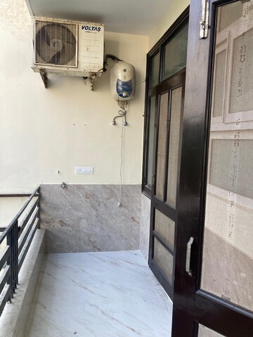Balcony in 2 BHK Builder Floor at Vipul World Floors, Sector 48 – for Rent