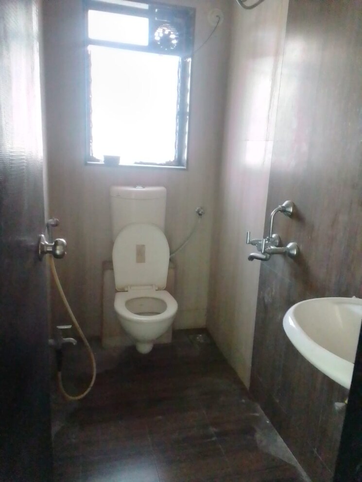 Bathroom, haware-dahlia 3 Bedroom 1250 Sq.Ft. Apartment In Koliwada Thane 7941278