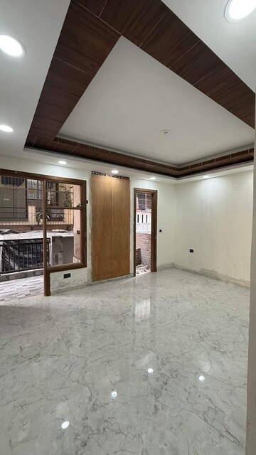Master Bedroom in 3 BHK Builder Floor at Srishti Greenfield Homes, Green Fields Colony – for Sale