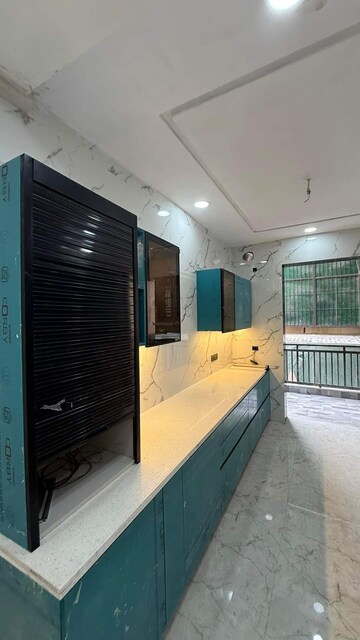 Balcony in 3 BHK Builder Floor at Srishti Greenfield Homes, Green Fields Colony – for Sale