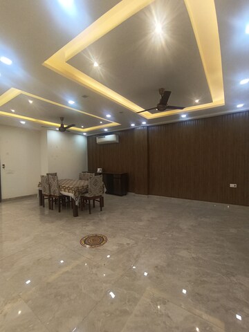Master Bedroom in 4 BHK Builder Floor at Lovely Homes, Green Fields Colony – for Rent