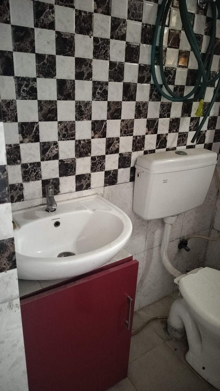 Bathroom, signature-global-synera 3 Bedroom 756 Sq.Ft. Apartment In Sector 81 Gurgaon 7941344