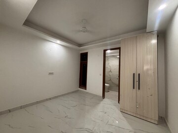Room in 1 BHK Builder Floor at Saket – for Rent