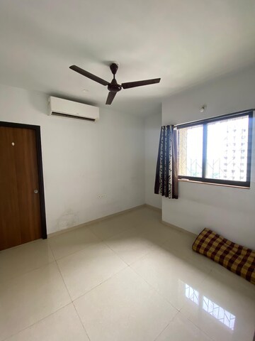 Room in 1 BHK Apartment at Lodha Palava City, Dombivli East – for Rent