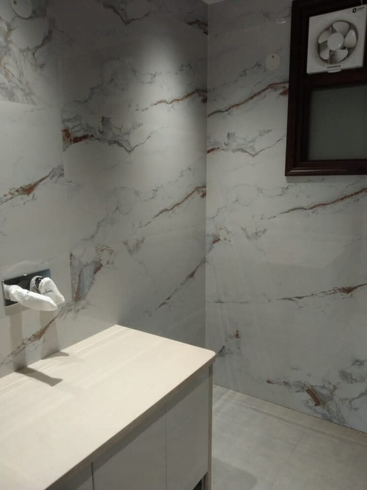 Bathroom, sector 9 3 Bedroom 263 Sq.Yd. Builder Floor In Sector 9 Gurgaon 7941357