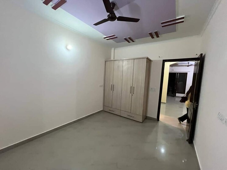 Room, sector 9 3 Bedroom 262 Sq.Yd. Builder Floor In Sector 9 Gurgaon 7941399