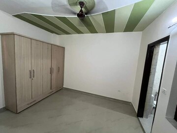 Room in 3 BHK Builder Floor at Sector 9 – for Sale