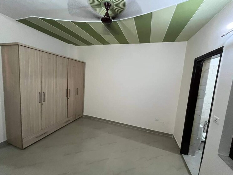 Room, sector 9 3 Bedroom 262 Sq.Yd. Builder Floor In Sector 9 Gurgaon 7941399