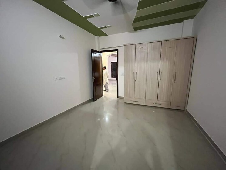 Room, sector 9 3 Bedroom 262 Sq.Yd. Builder Floor In Sector 9 Gurgaon 7941399