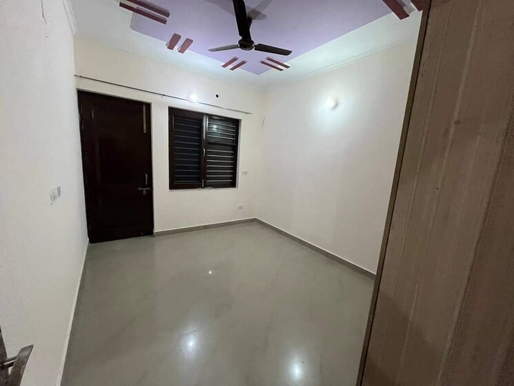 Room, sector 9 3 Bedroom 262 Sq.Yd. Builder Floor In Sector 9 Gurgaon 7941399