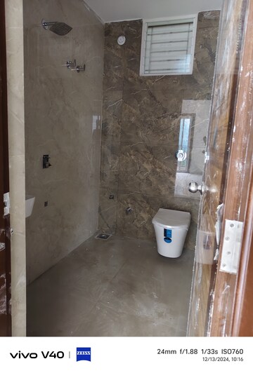 Bathroom in 2 BHK Apartment at Halasuru – for Rent