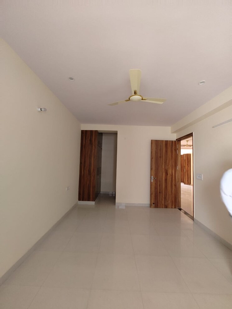 Room, sector 9 3 Bedroom 260 Sq.Yd. Builder Floor In Sector 9 Gurgaon 7941425