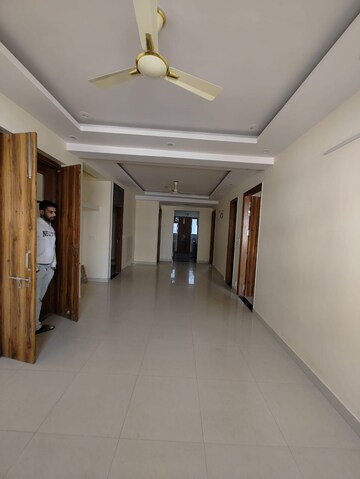 Room in 3 BHK Builder Floor at Sector 9 – for Sale