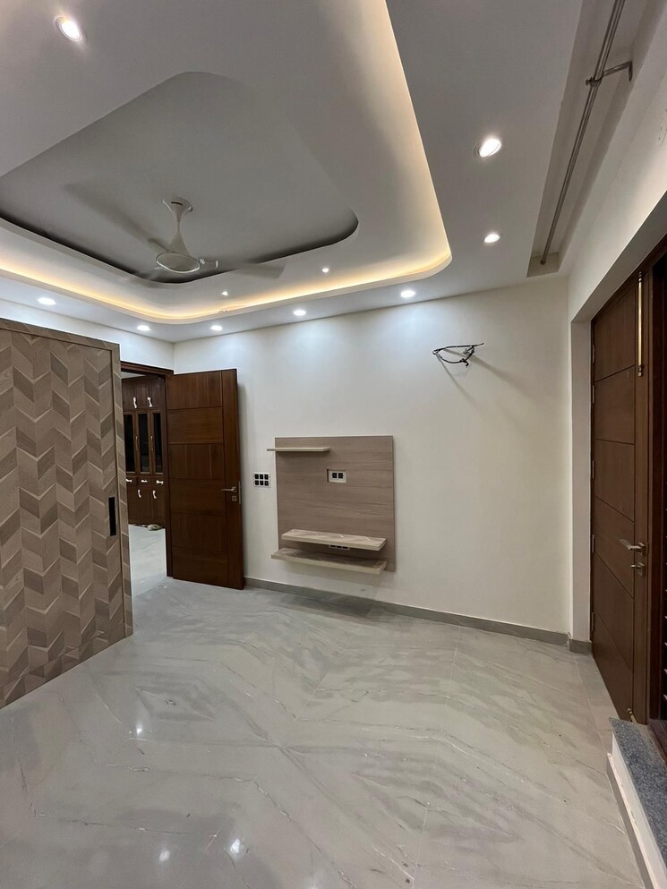 Room, sector 9 3 Bedroom 260 Sq.Yd. Builder Floor In Sector 9 Gurgaon 7941425