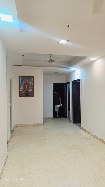 3 BHK Apartment For Rent in Mahagun Maple, Sector 50
