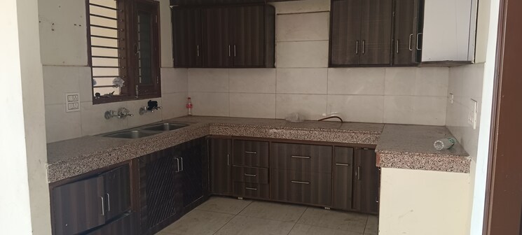 Kitchen, patiala road 2 Bedroom 300 Sq.Yd. Builder Floor In Patiala Road Zirakpur 7941472