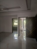 3 BHK + Pooja Room 250 Sq.Yd. Builder Floor in Sector 4
