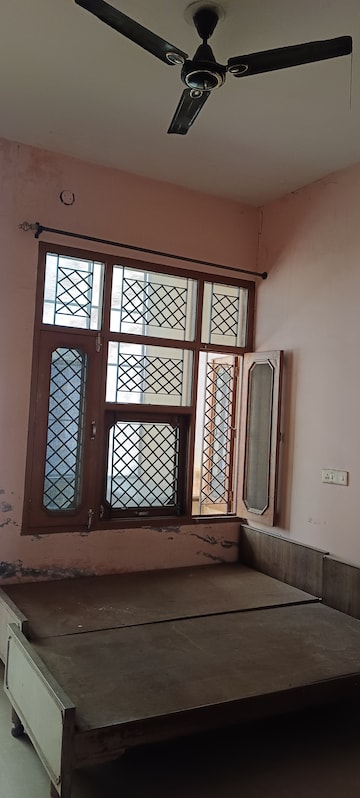 Room in 2 BHK Builder Floor at Patiala Road – for Rent