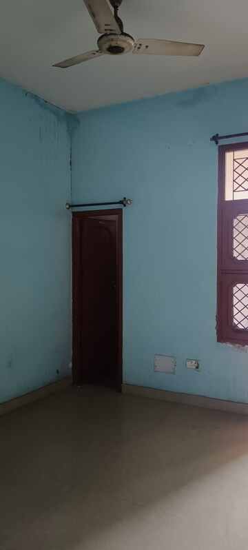 Room in 2 BHK Builder Floor at Patiala Road – for Rent