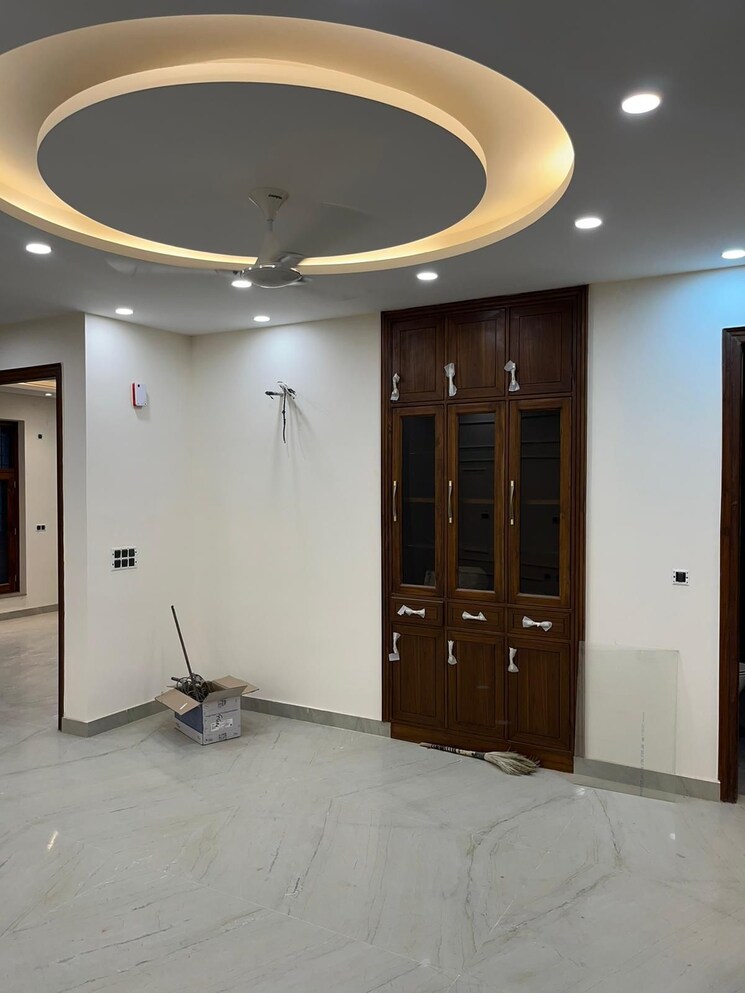 Room, sector 7 3 Bedroom 258 Sq.Yd. Builder Floor In Sector 7 Gurgaon 7941532