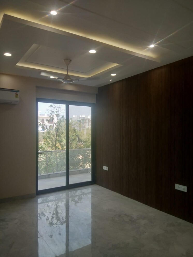 Room, sector 7 3 Bedroom 258 Sq.Yd. Builder Floor In Sector 7 Gurgaon 7941532