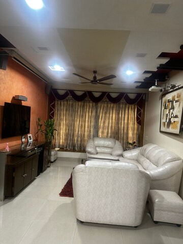 Living Room in 2.5 BHK Apartment at Rajkamal Heights, Parel – for Rent