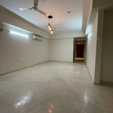 Room in 3 BHK Apartment at DLF The Ultima, Sector 81 – for Rent