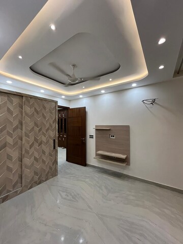 Room in 3 BHK Builder Floor at Sector 7 – for Sale