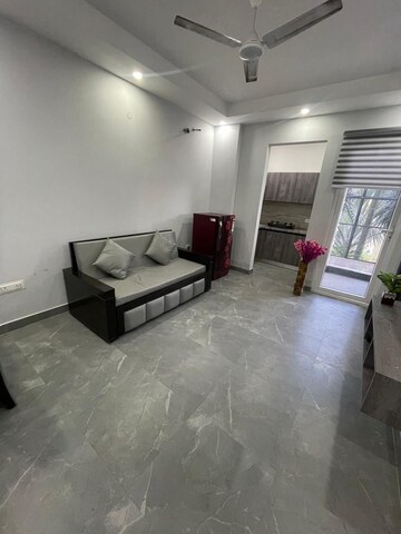 Living Room in 1 BHK Builder Floor at Ansal Sushant Lok I, Sector 43 – for Rent