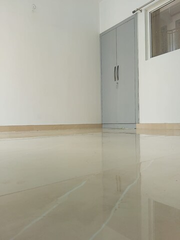 Room in 4 BHK Apartment at Ace Divino, Sector 1 Greater Noida – for Rent