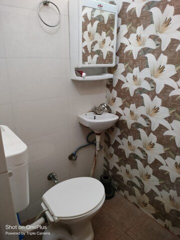 Bathroom in 1 BHK Villa at Aliganj – for Rent