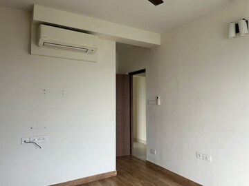 Room in 3 BHK Apartment at Merlin 5th Avenue, Salt Lake City – for Rent