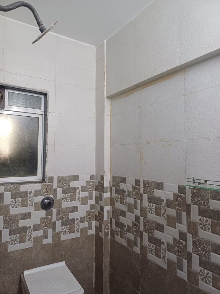 Bathroom, veera desai road 4 Bedroom 3500 Sq.Ft. Villa In Veera Desai Road Mumbai 7941712