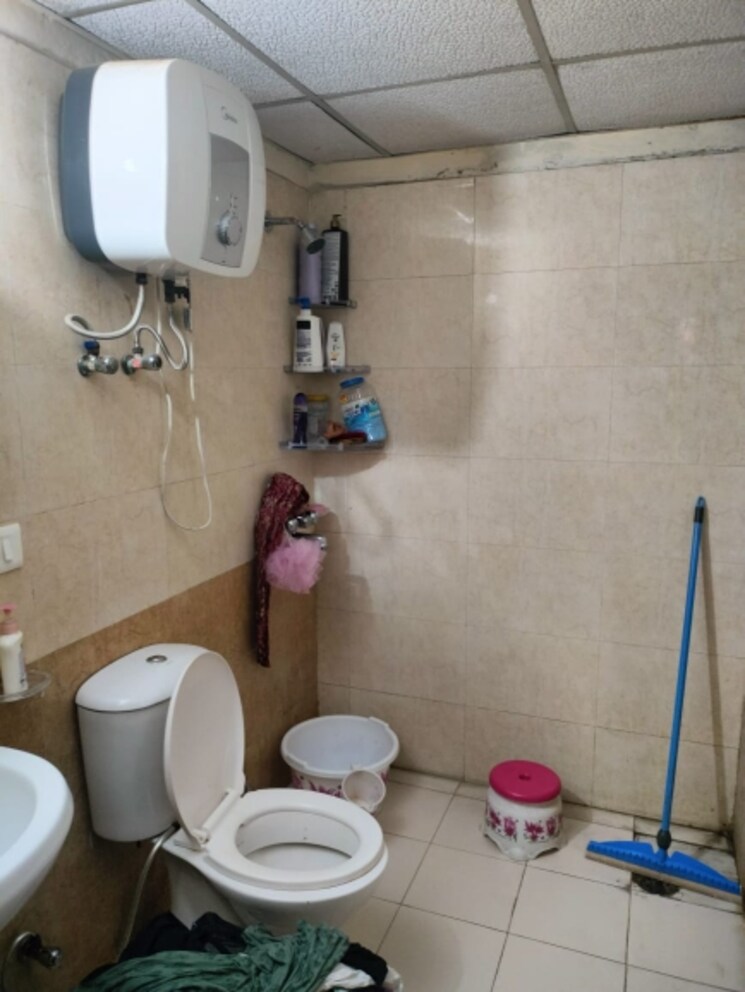 Bathroom, gardenia-golf-city 3 Bedroom 1350 Sq.Ft. Apartment In Sector 75 Noida 7941705