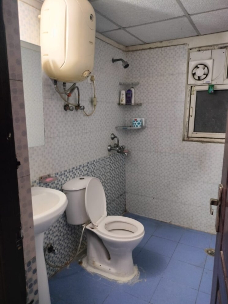 Master Bedroom, gardenia-golf-city 3 Bedroom 1350 Sq.Ft. Apartment In Sector 75 Noida 7941705