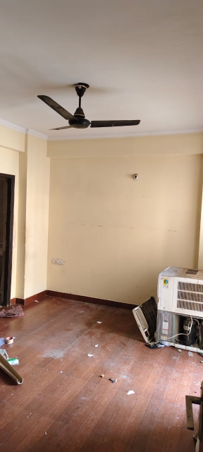 2 BHK + Study Room Apartment For Sale in Gardenia Golf City