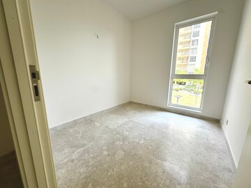 Room in 4 BHK Apartment at Omaxe The Nile, Sector 49 – for Sale