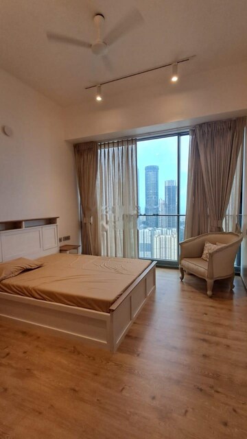 Room in 4 BHK Apartment at Rustomjee Crown, Prabhadevi – for Rent