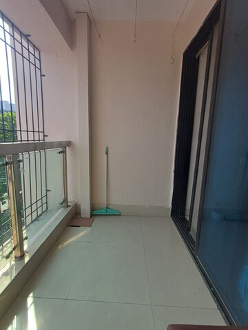 2 BHK Apartment For Rent in Devashree Park, Kolshet Road