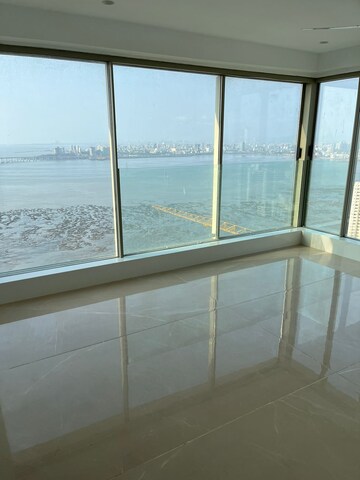 Room in 3.5 BHK Apartment at Cosmos Majestic, Prabhadevi – for Rent