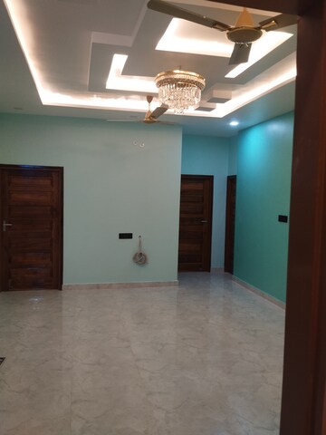 Room in 3 BHK Independent House at Gomti Nagar – for Rent