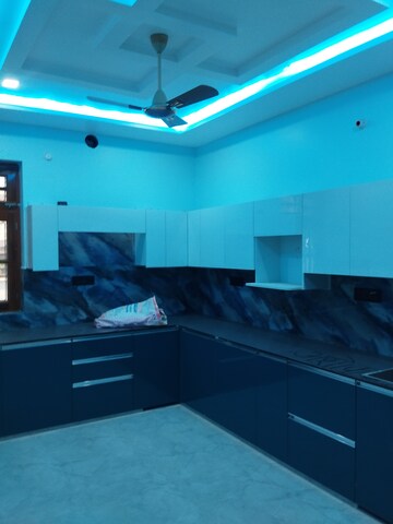 Master Bedroom in 3 BHK Independent House at Gomti Nagar – for Rent